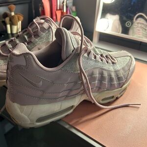 Sparkly pink airmax 95